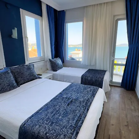 Ezer Otel Ayvalı