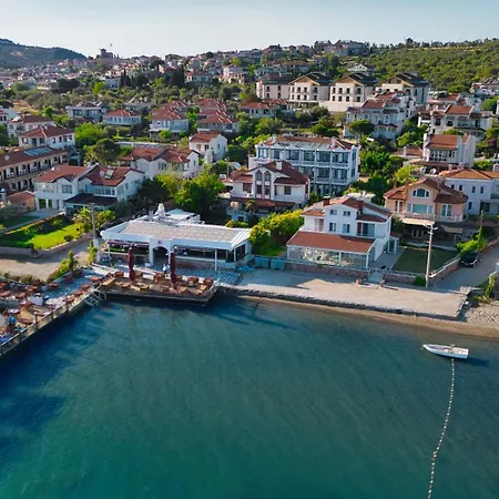 Ezer Otel Ayvalı