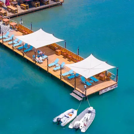 Ezer Szálloda Ayvalı