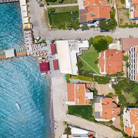 Hotel Ezer 2*