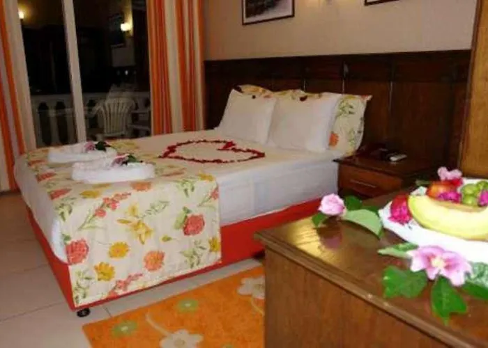 Ezer Szálloda Ayvalı