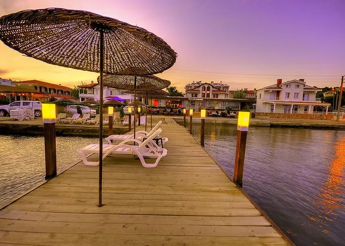 Ezer Szálloda Ayvalı