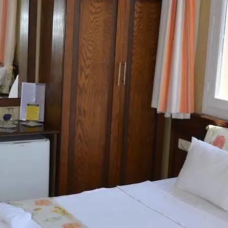 Ezer Hotel 2*